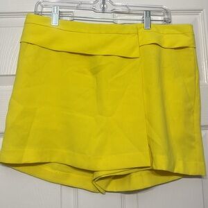 Banana Republic deep neon yellow shorts/skort